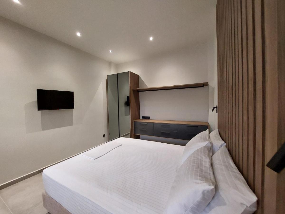Rea'S Luxury Apartments Stoupa Exterior photo