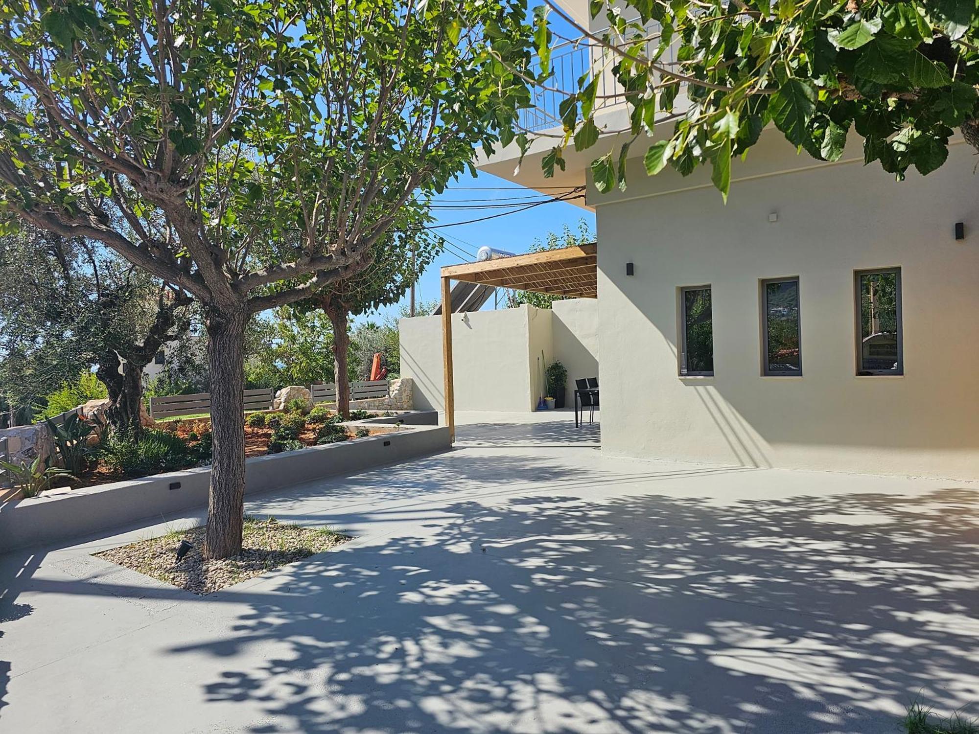 Rea'S Luxury Apartments Stoupa Exterior photo